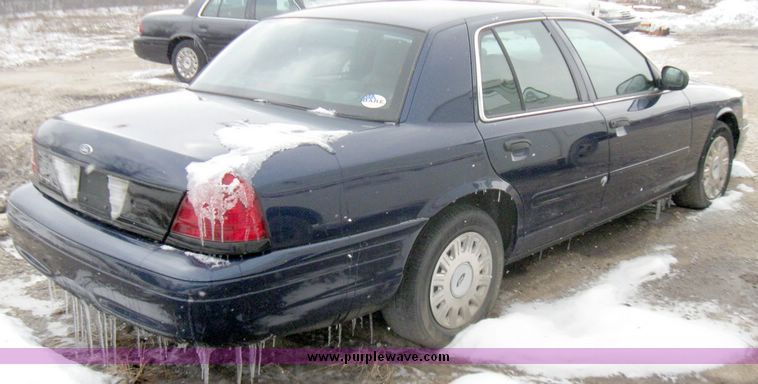 image for item 3007 2004 Ford Crown Victoria Police Interceptor