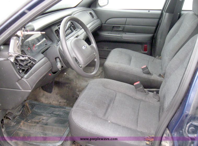 image for item 3007 2004 Ford Crown Victoria Police Interceptor