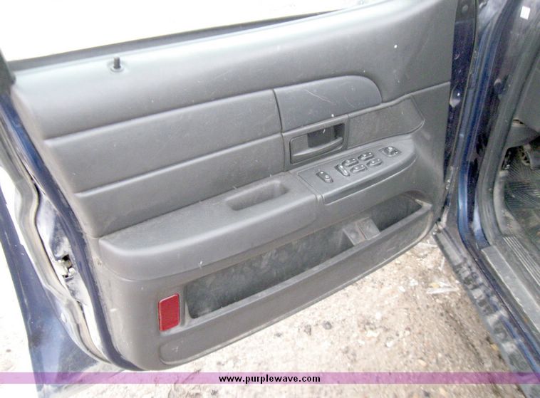 image for item 3007 2004 Ford Crown Victoria Police Interceptor