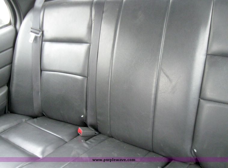 image for item 3007 2004 Ford Crown Victoria Police Interceptor