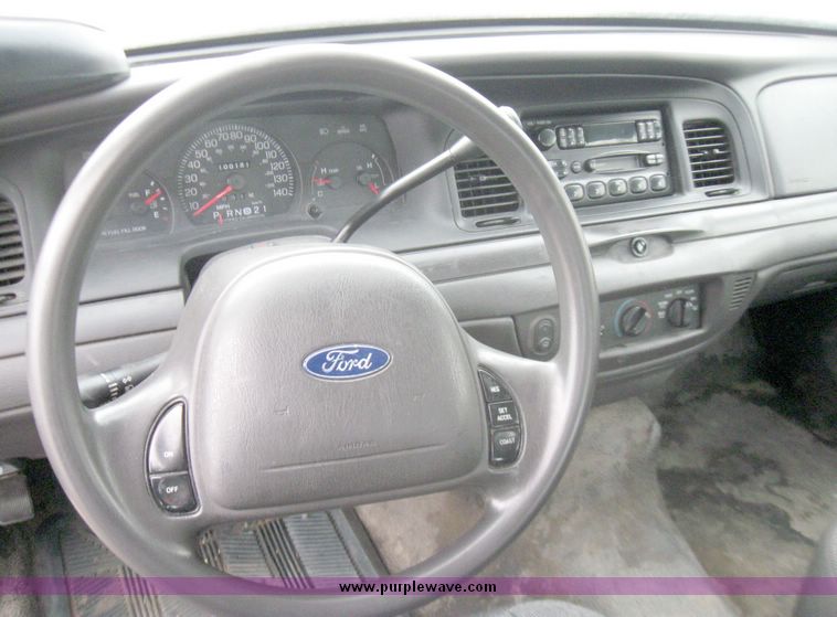 image for item 3007 2004 Ford Crown Victoria Police Interceptor