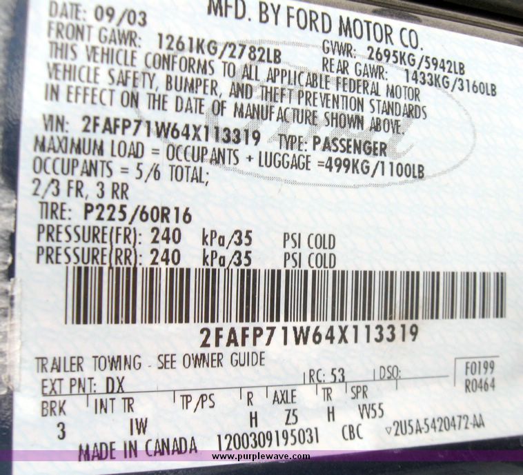 image for item 3007 2004 Ford Crown Victoria Police Interceptor