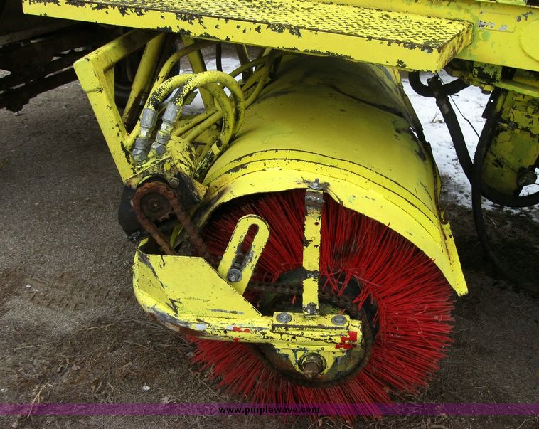 image for item 3336 Broce broom street sweeper