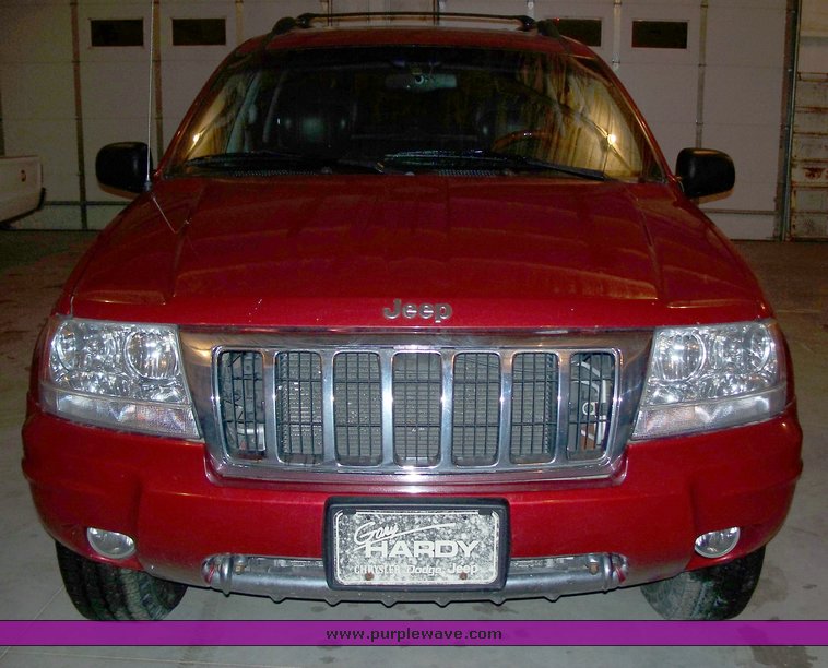 image for item 3363 2004 Jeep Grand Cherokee Overland
