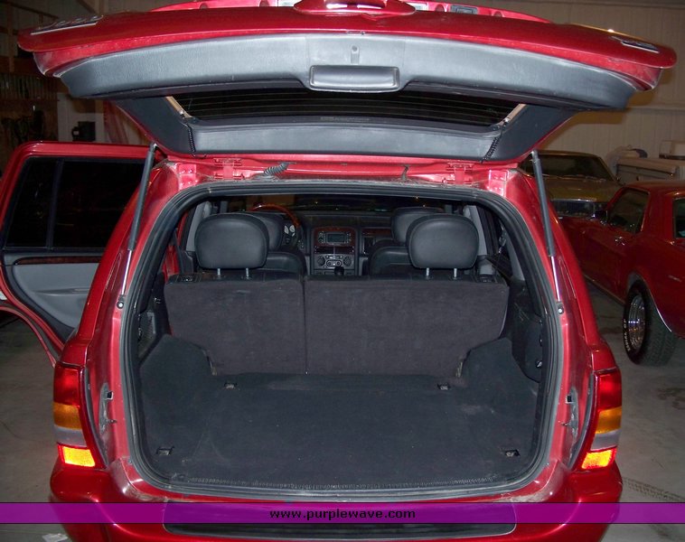 image for item 3363 2004 Jeep Grand Cherokee Overland