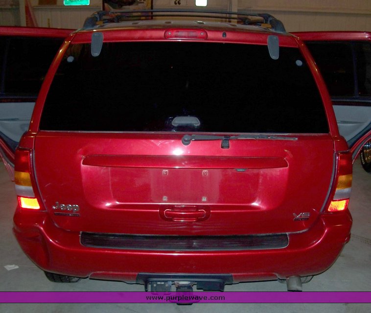 image for item 3363 2004 Jeep Grand Cherokee Overland