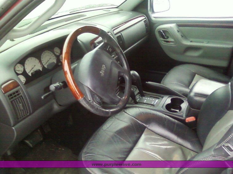 image for item 3363 2004 Jeep Grand Cherokee Overland