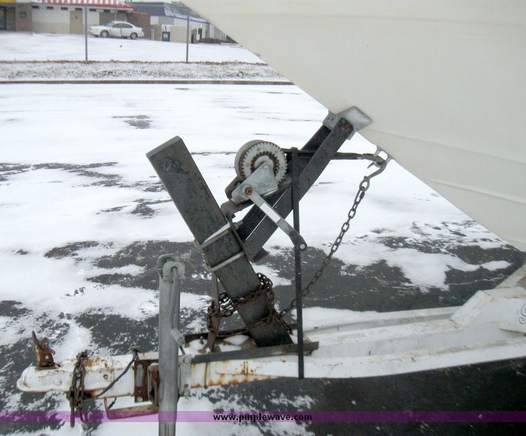 image for item 3749 1981 Webbcraft 2300 ski boat