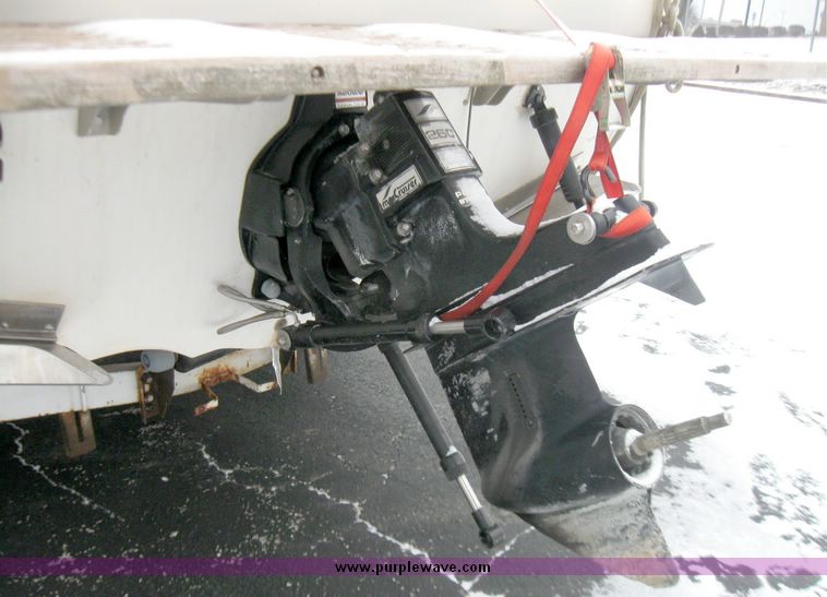 image for item 3749 1981 Webbcraft 2300 ski boat