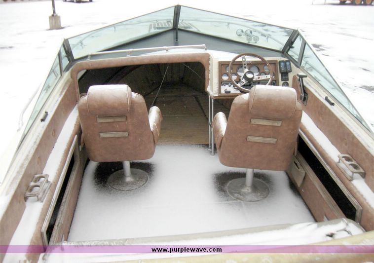 image for item 3749 1981 Webbcraft 2300 ski boat