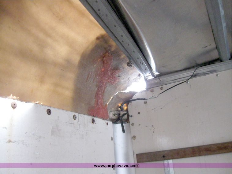 image for item 3750 1999 Ford F800