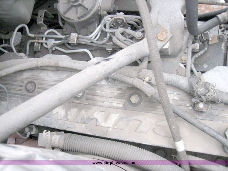 image for item 3750 1999 Ford F800