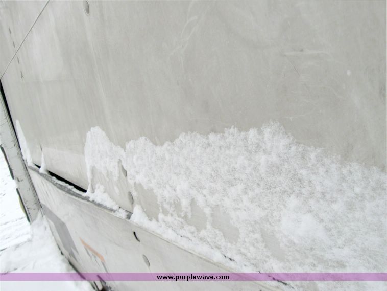 image for item 3750 1999 Ford F800