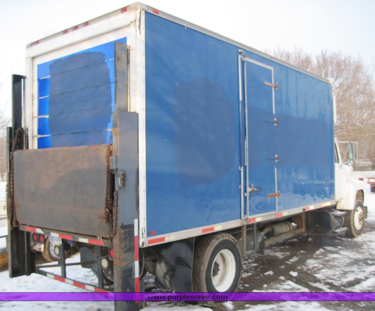 image for item 4473 1991 Ford Conventional N LN8000F box truck