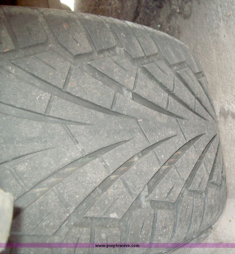 image for item 5000 1999 Chevrolet C1500 Suburban