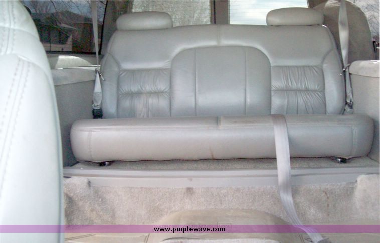 image for item 5000 1999 Chevrolet C1500 Suburban