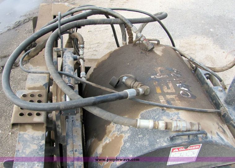 image for item 5072 Gehl CP424 cold planer skid steer attachment