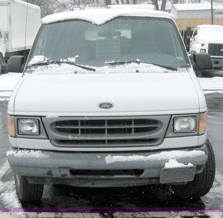 image for item 5272 2001 Ford Econoline E350 Super Duty