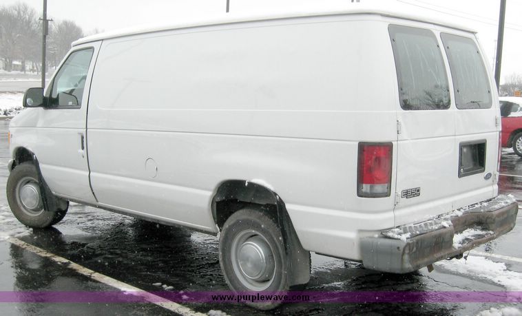 image for item 5272 2001 Ford Econoline E350 Super Duty