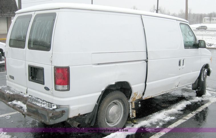image for item 5272 2001 Ford Econoline E350 Super Duty