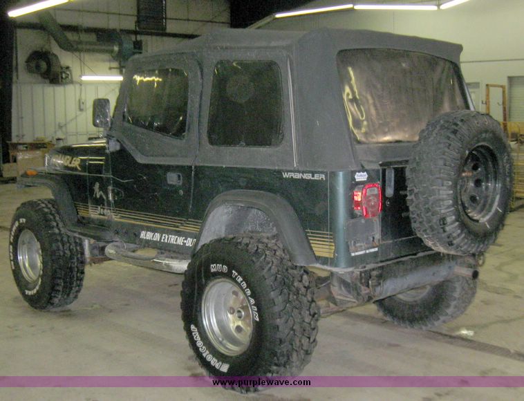 image for item 5435 1992 Jeep Wrangler