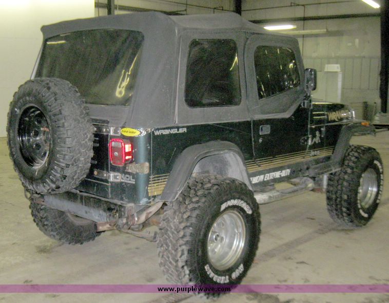 image for item 5435 1992 Jeep Wrangler