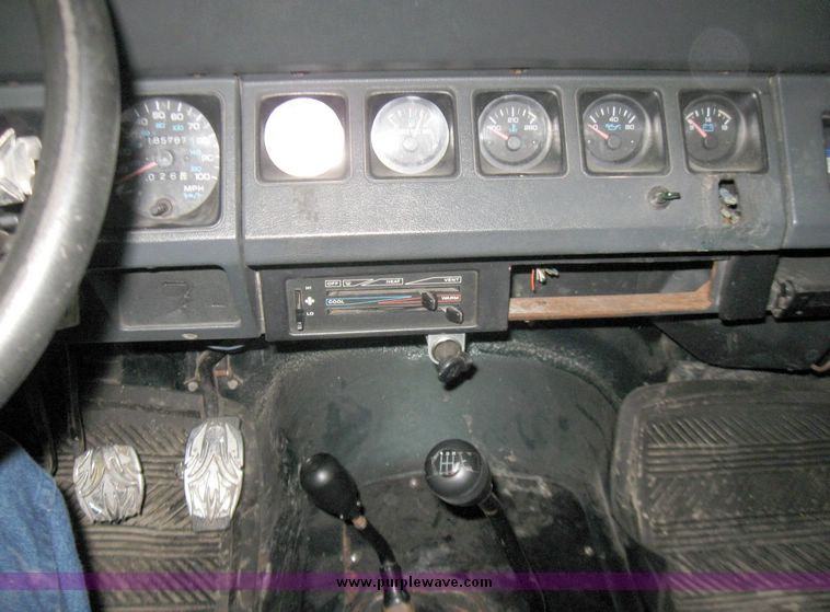 image for item 5435 1992 Jeep Wrangler