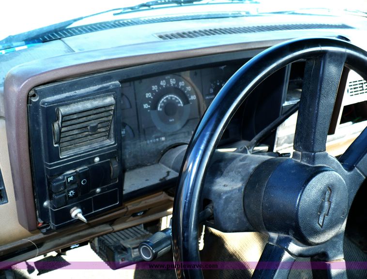 image for item 5594 1988 Chevrolet 3500