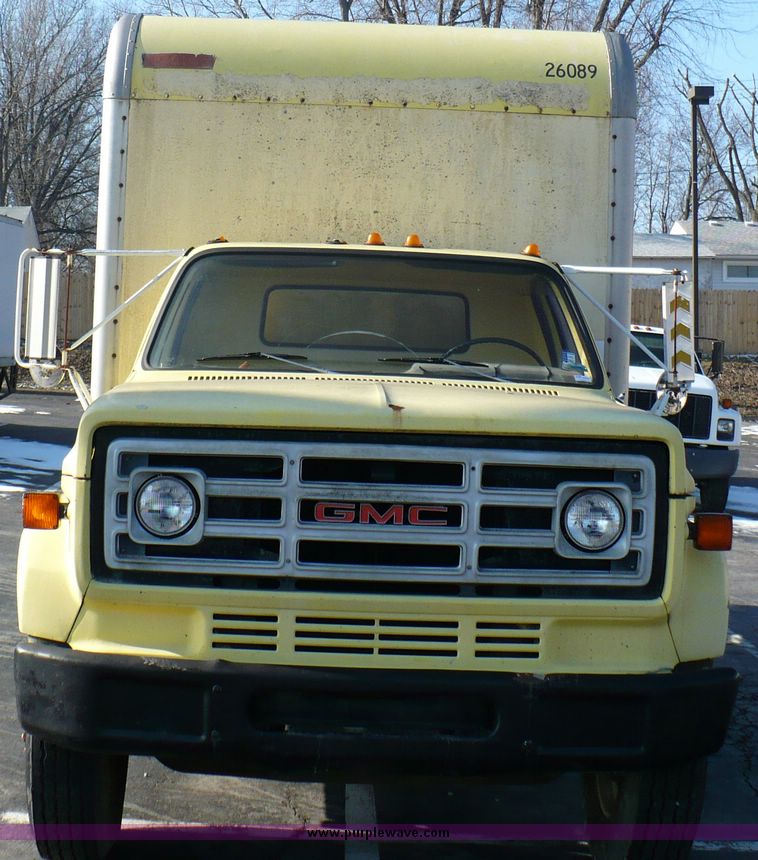image for item 5595 1982 GMC C6500 box truck