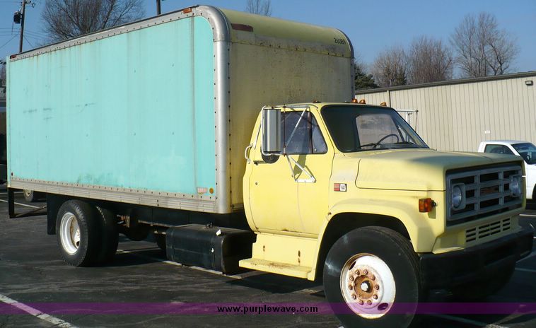 image for item 5595 1982 GMC C6500 box truck