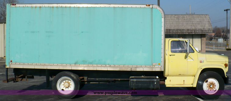 image for item 5595 1982 GMC C6500 box truck