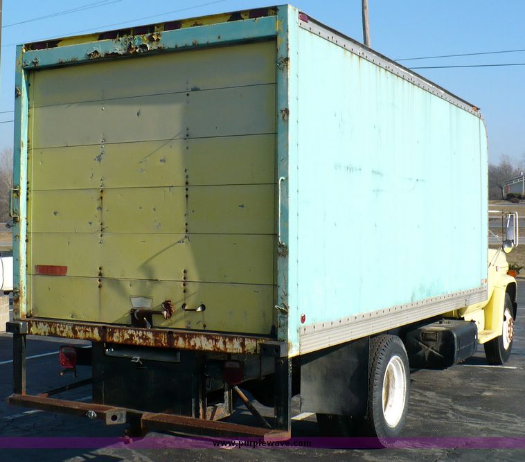 image for item 5595 1982 GMC C6500 box truck