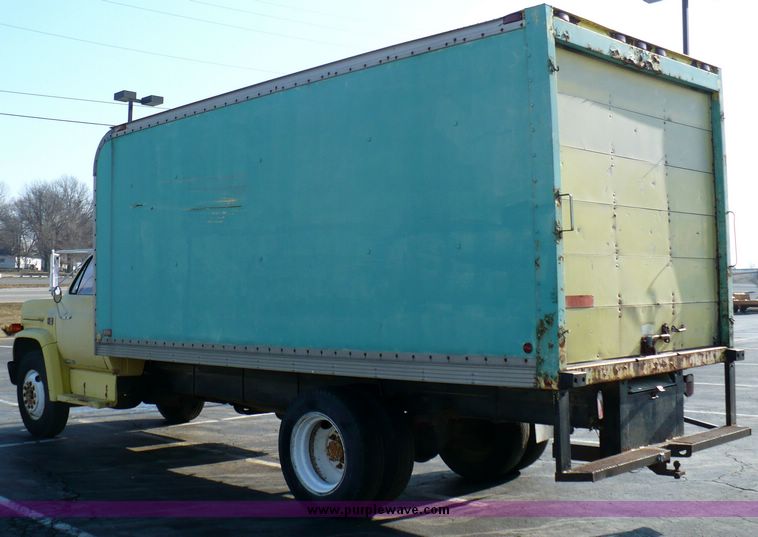 image for item 5595 1982 GMC C6500 box truck
