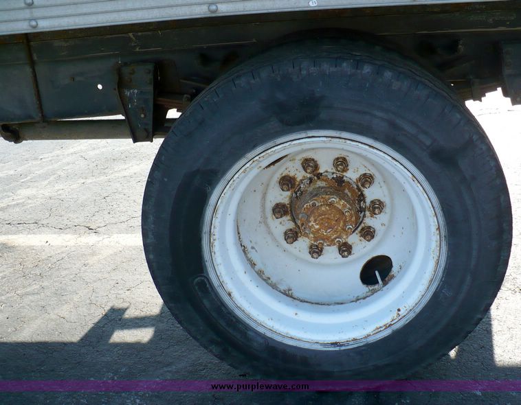 image for item 5595 1982 GMC C6500 box truck