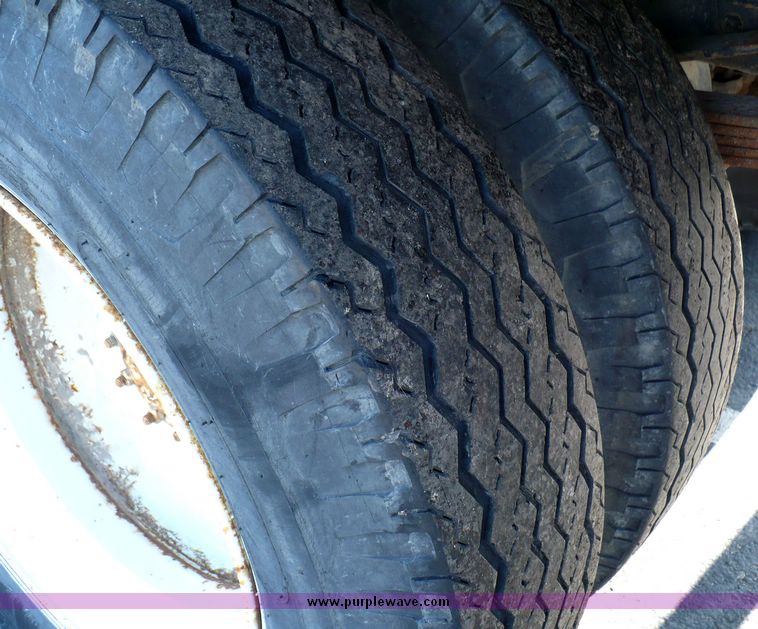 image for item 5595 1982 GMC C6500 box truck