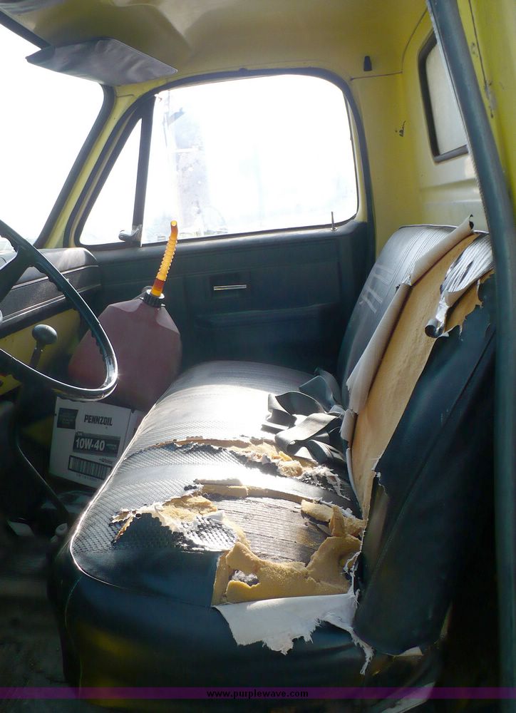 image for item 5595 1982 GMC C6500 box truck