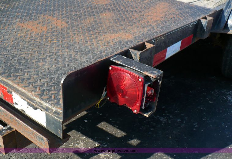 image for item 5596 2004 Starlite tandem axle 18' trailer