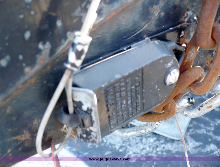 image for item 5596 2004 Starlite tandem axle 18' trailer