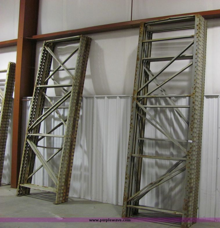 image for item 6676 Assorted pallet racking