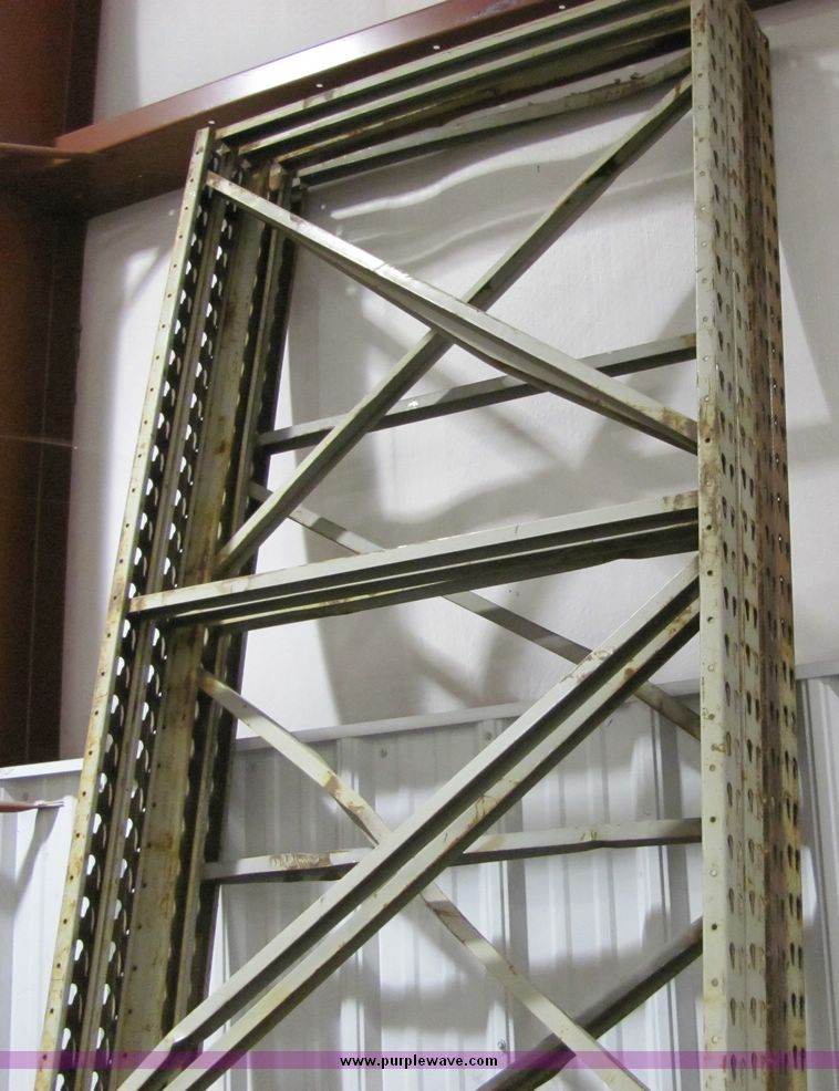 image for item 6676 Assorted pallet racking