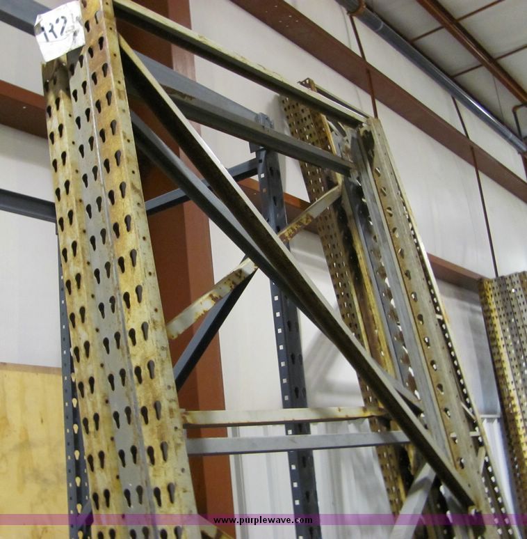 image for item 6682 Assorted pallet racking