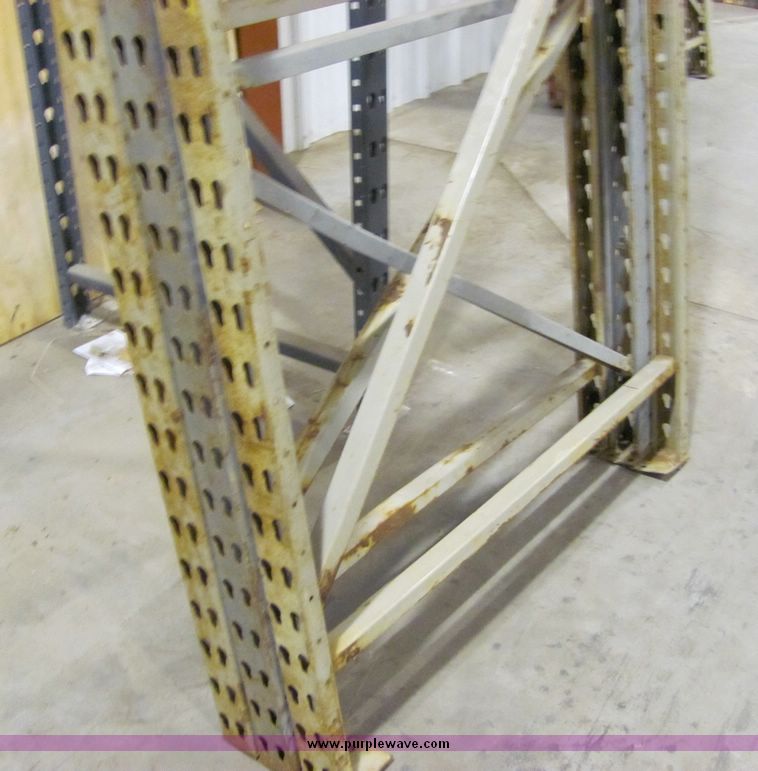 image for item 6682 Assorted pallet racking