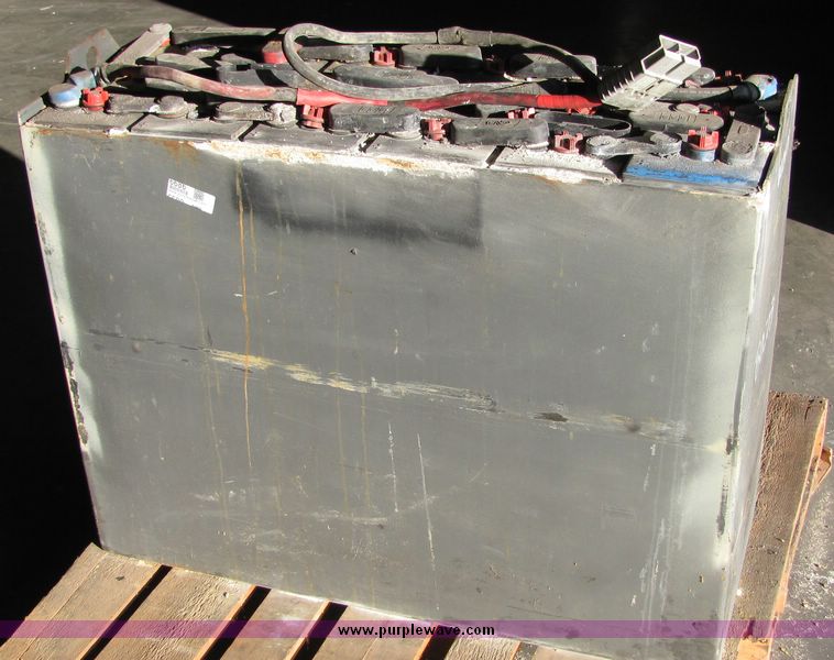 image for item 6686 GNB battery pack