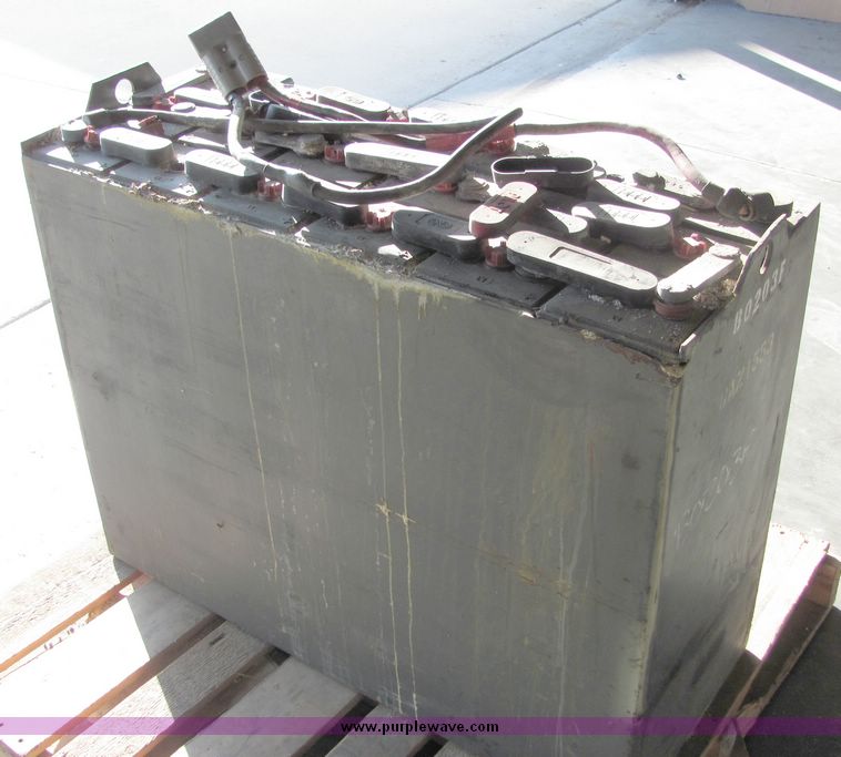 image for item 6686 GNB battery pack