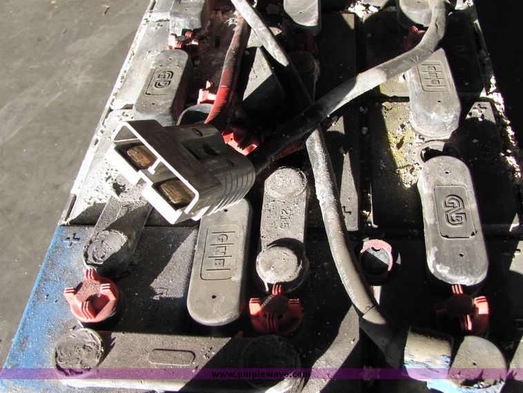 image for item 6686 GNB battery pack