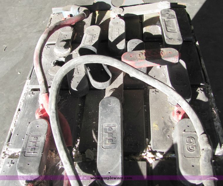 image for item 6686 GNB battery pack