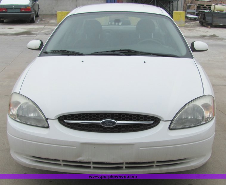 image for item 6696 2003 Ford Taurus LX