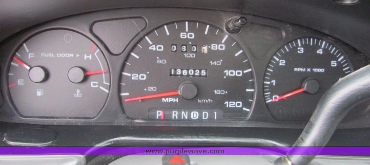 image for item 6696 2003 Ford Taurus LX