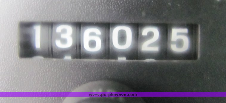 image for item 6696 2003 Ford Taurus LX