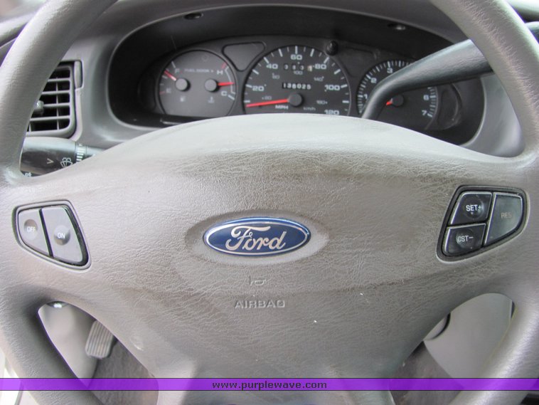 image for item 6696 2003 Ford Taurus LX